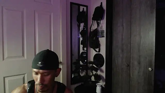 Snapshot of inc25cb@xh chatting on 03/07/25, 05:29 inc25cbxh online show from 03/07/25, 05:29