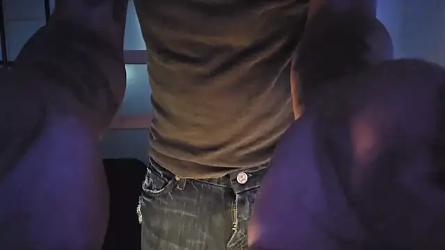 Snapshot of inc25cb@xh chatting on 11/03/25, 11:48 inc25cbxh online show from 11/03/25, 11:48