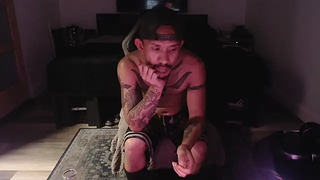 Snapshot of inc25cb@xh chatting on 02/15/26, 07:27 inc25cbxh online show from 02/15/26, 07:27