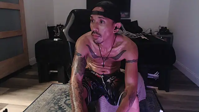 Snapshot of inc25cb@xh chatting on 02/25/26, 10:36 inc25cbxh online show from 02/25/26, 10:36