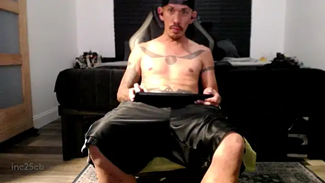 Snapshot of inc25cb@xh chatting on 03/19/26, 07:56 inc25cbxh online show from 03/19/26, 07:56