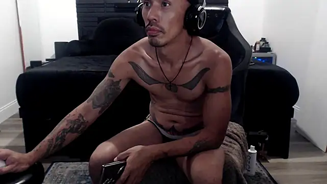 Snapshot of inc25cb@xh chatting on 04/17/26, 08:50 inc25cbxh online show from 04/17/26, 08:50