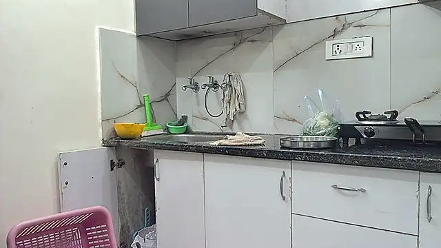 Zoya Varma004 online show from 01/21/25, 02:22