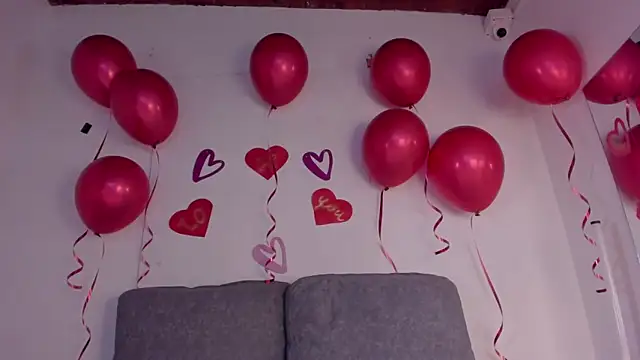 Snapshot of isa_kiss chatting on 02/14/25, 03:05 isa kiss online show from 02/14/25, 03:05