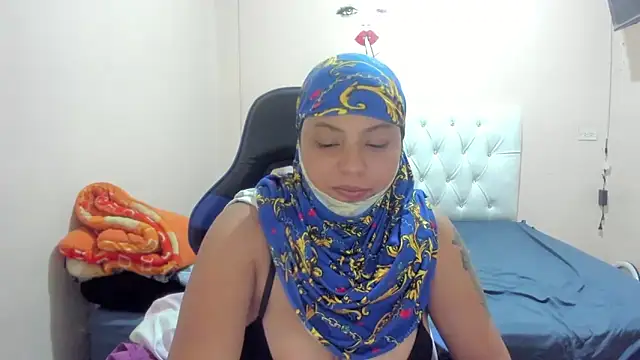 Leylafourniert online show from 02/12/25, 11:30