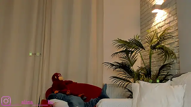 Snapshot of Miss--boo chatting on 03/14/25, 11:22 Miss--boo online show from 03/14/25, 11:22