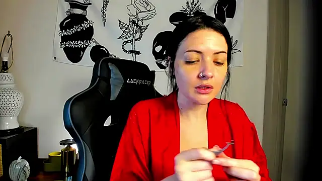 Snapshot of MelroseStrip chatting on 10/24/25, 07:32 MelroseStrip online show from 10/24/25, 07:32