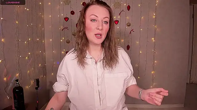 Snapshot of Mira_Xo_ chatting on 12/07/24, 05:48 Mira Xo online show from 12/07/24, 05:48