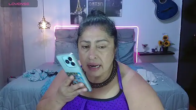 Snapshot of Keyla01_ chatting on 04/18/26, 12:42 Keyla01 online show from 04/18/26, 12:42