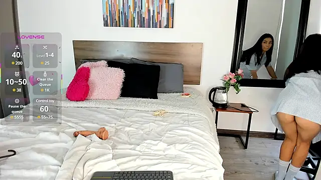 Ginebraa Saenz online show from 03/11/25, 01:56