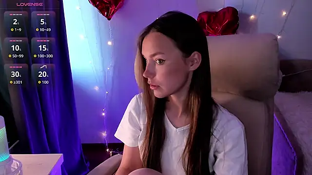 Snapshot of AliceOrlova chatting on 05/18/26, 11:27 AliceOrlova online show from 05/18/26, 11:27