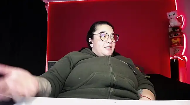 Snapshot of lulubigtitts1 chatting on 12/11/24, 04:07 lulubigtitts1 online show from 12/11/24, 04:07