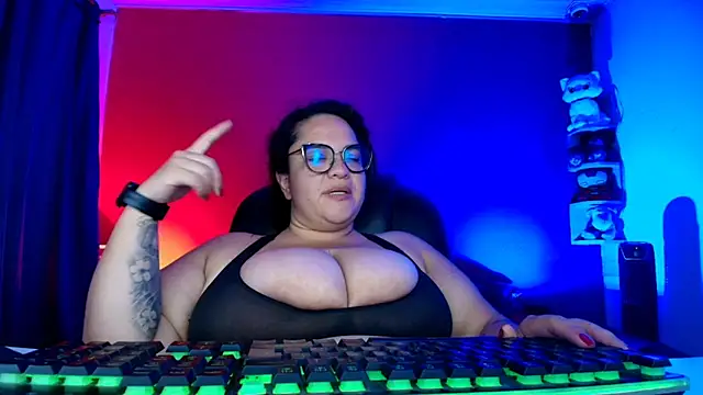 Snapshot of lulubigtitts1 chatting on 01/09/26, 03:31 lulubigtitts1 online show from 01/09/26, 03:31