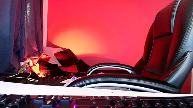 Snapshot of lulubigtitts1 chatting on 04/08/26, 03:12 lulubigtitts1 online show from 04/08/26, 03:12