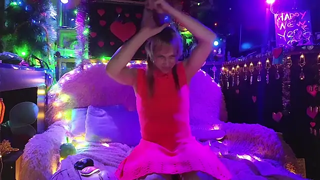 Snapshot of Alexa_Cosmic chatting on 02/04/25, 01:13 Alexa Cosmic online show from 02/04/25, 01:13