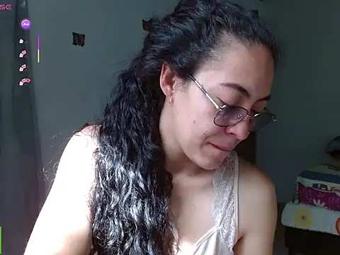 Snapshot of Olivia_Bright chatting on 08/02/26, 02:59 Olivia Bright online show from 08/02/26, 02:59