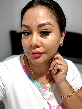 Snapshot of ValeryGrey chatting on 11/15/25, 01:40 ValeryGrey online show from 11/15/25, 01:40