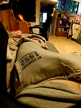 anonymus9006 online show from 12/18/25, 02:23