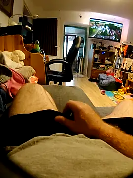 Snapshot of anonymus9006 chatting on 04/09/26, 04:23 anonymus9006 online show from 04/09/26, 04:23