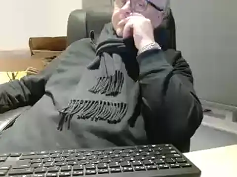 Snapshot of bigbadjon69 chatting on 12/30/24, 01:48 bigbadjon69 online show from 12/30/24, 01:48