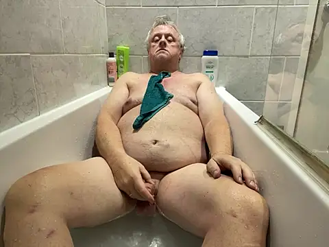 Snapshot of bigbadjon69 chatting on 01/01/25, 04:07 bigbadjon69 online show from 01/01/25, 04:07