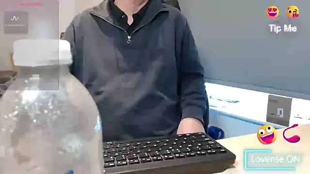 Snapshot of bigbadjon69 chatting on 01/14/25, 02:22 bigbadjon69 online show from 01/14/25, 02:22