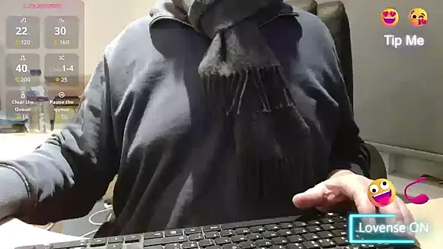 Snapshot of bigbadjon69 chatting on 01/17/25, 03:45 bigbadjon69 online show from 01/17/25, 03:45