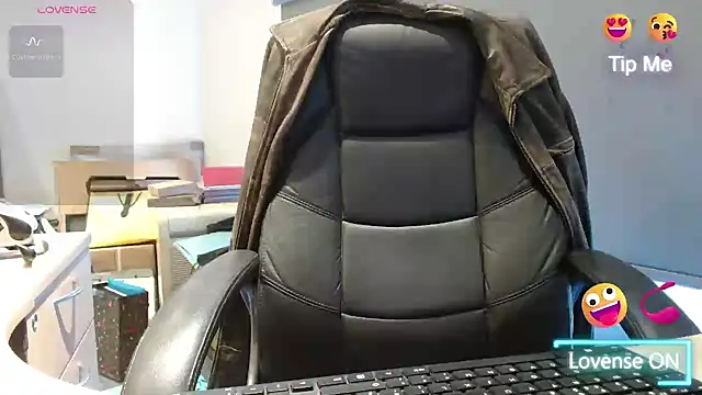 Snapshot of bigbadjon69 chatting on 01/27/25, 02:13 bigbadjon69 online show from 01/27/25, 02:13