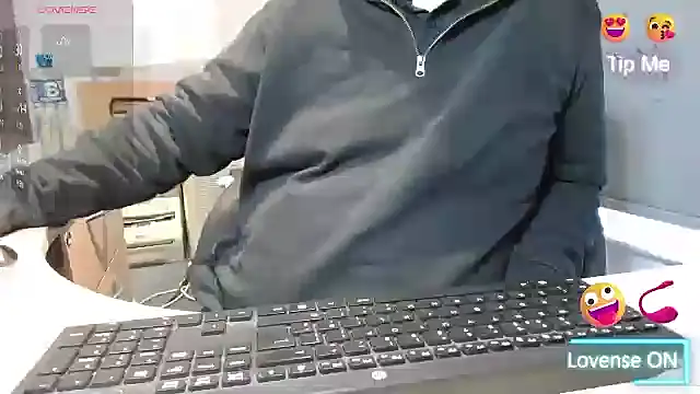 Snapshot of bigbadjon69 chatting on 02/04/25, 01:38 bigbadjon69 online show from 02/04/25, 01:38