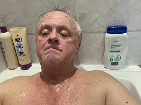 Snapshot of bigbadjon69 chatting on 02/17/25, 03:31 bigbadjon69 online show from 02/17/25, 03:31