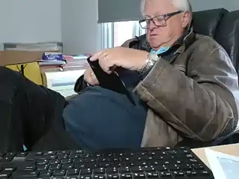 Snapshot of bigbadjon69 chatting on 09/23/25, 03:59 bigbadjon69 online show from 09/23/25, 03:59