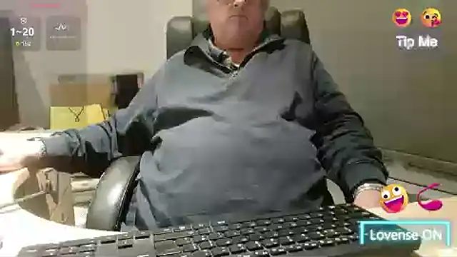 Snapshot of bigbadjon69 chatting on 05/02/26, 08:14 bigbadjon69 online show from 05/02/26, 08:14