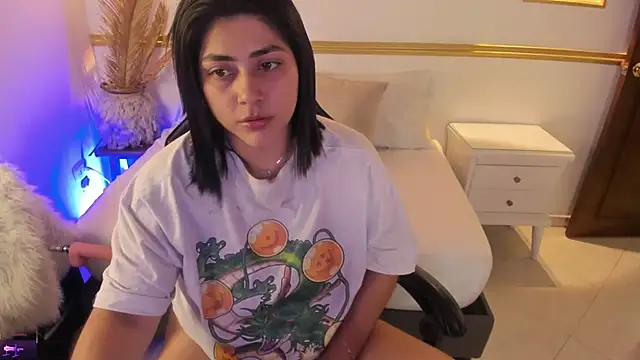 lucy26  online show from 02/21/25, 08:29