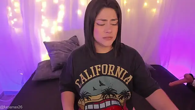 lucy26  online show from 09/30/25, 02:27