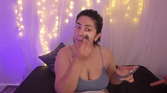 lucy26  online show from 10/01/25, 01:55