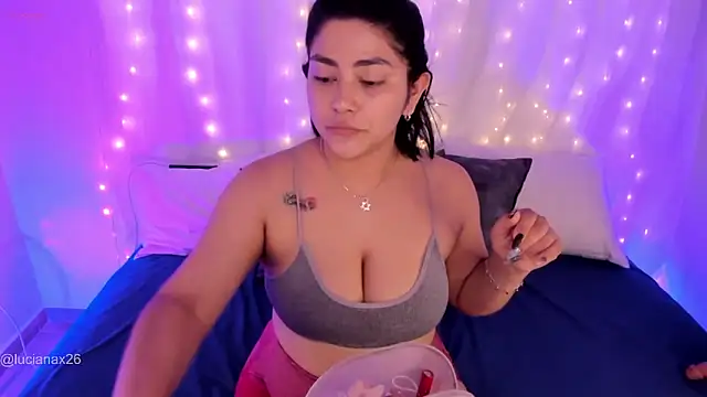 lucy26  online show from 10/16/25, 02:23