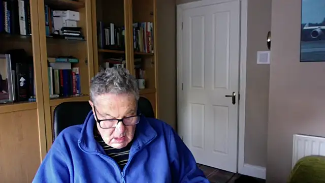 Snapshot of Oldpistolpete chatting on 01/18/25, 10:17 Oldpistolpete online show from 01/18/25, 10:17