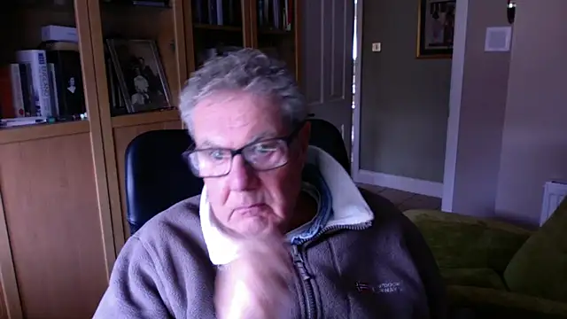 Snapshot of Oldpistolpete chatting on 02/26/25, 09:53 Oldpistolpete online show from 02/26/25, 09:53