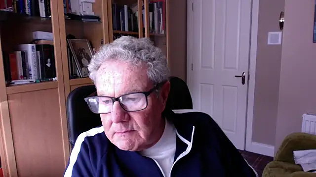 Snapshot of Oldpistolpete chatting on 03/04/25, 03:04 Oldpistolpete online show from 03/04/25, 03:04