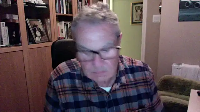 Snapshot of Oldpistolpete chatting on 03/15/25, 10:55 Oldpistolpete online show from 03/15/25, 10:55