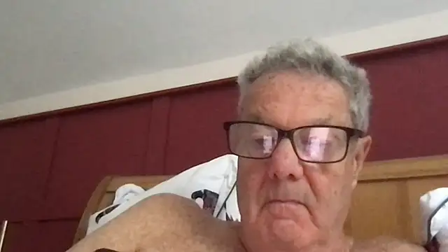 Snapshot of Oldpistolpete chatting on 09/19/25, 09:00 Oldpistolpete online show from 09/19/25, 09:00