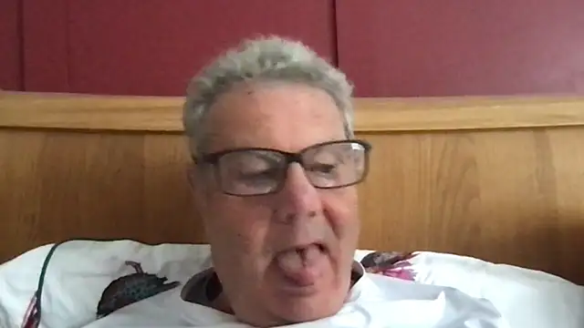 Snapshot of Oldpistolpete chatting on 09/29/25, 11:15 Oldpistolpete online show from 09/29/25, 11:15