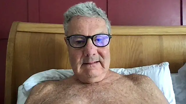 Snapshot of Oldpistolpete chatting on 06/18/26, 09:14 Oldpistolpete online show from 06/18/26, 09:14