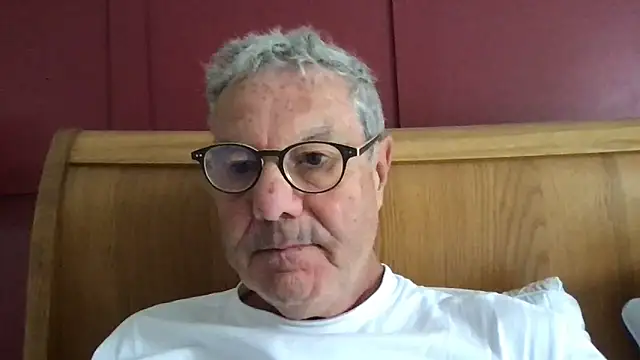 Snapshot of Oldpistolpete chatting on 06/19/26, 09:24 Oldpistolpete online show from 06/19/26, 09:24