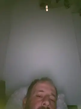 Snapshot of Paul10112 chatting on 12/20/25, 07:15 Paul10112 online show from 12/20/25, 07:15