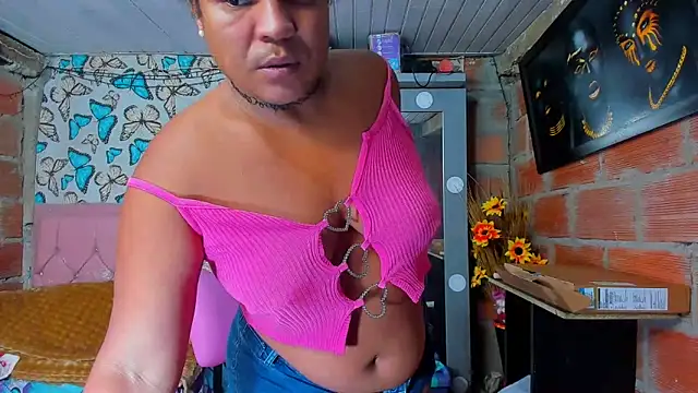 Snapshot of luciana_osorno chatting on 03/27/26, 06:29 luciana osorno online show from 03/27/26, 06:29