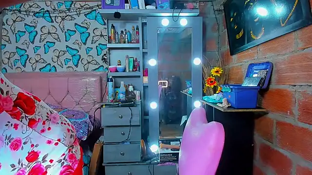 Snapshot of luciana_osorno chatting on 04/01/26, 11:22 luciana osorno online show from 04/01/26, 11:22