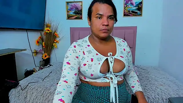 Snapshot of luciana_osorno chatting on 04/16/26, 10:23 luciana osorno online show from 04/16/26, 10:23