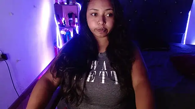 Snapshot of tatiana_wd chatting on 04/18/26, 02:04 tatiana wd online show from 04/18/26, 02:04