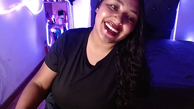 Snapshot of tatiana_wd chatting on 04/23/26, 02:35 tatiana wd online show from 04/23/26, 02:35